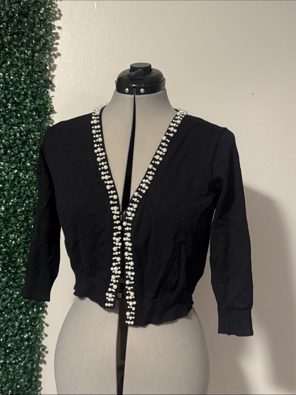 Ronni Nicole Black Pearl-Embellished Cropped Cardigan